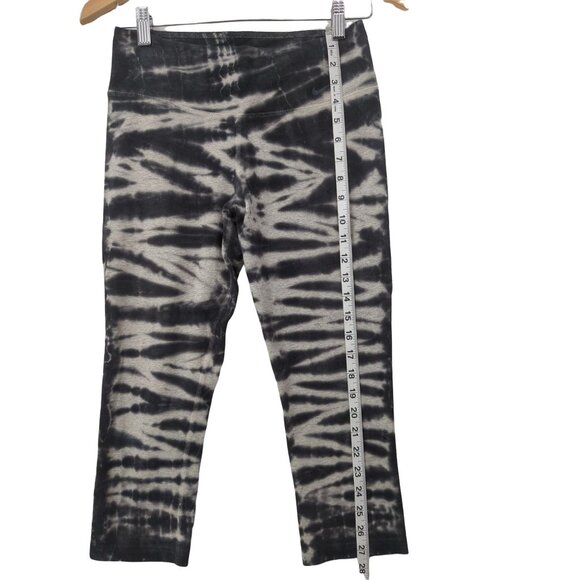 Nike Capri Leggings Womens S Tie Dye Gray White Dri Fit Athletic Athleisure - Picture 6 of 7
